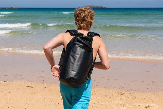 20 litre black dry bag by salty kit the comfort straps mean its nice and comfortable when carrying on your shoulders