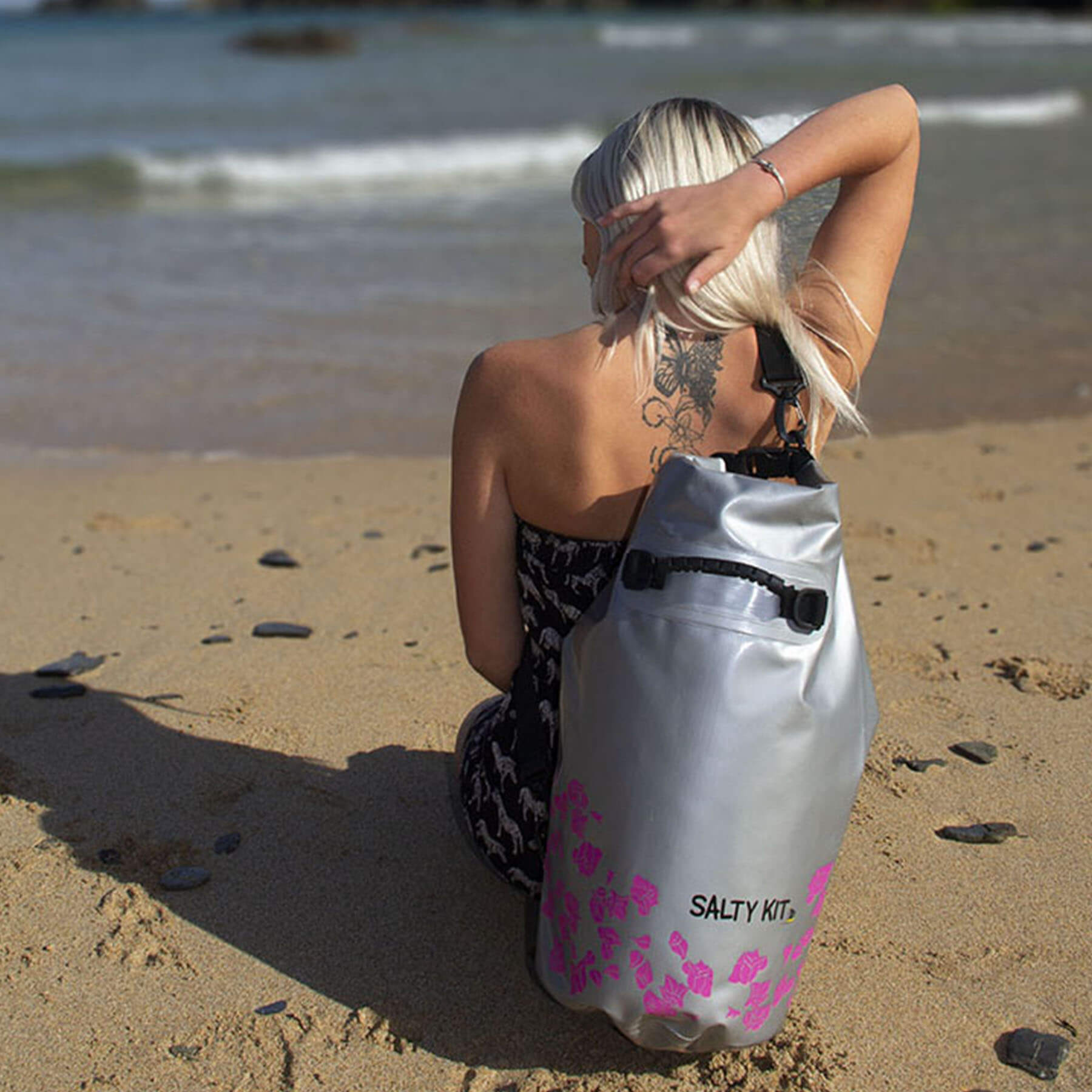  the bougainvillea beach bag very stylish in gloss silver with pink bougainvillea flowers 